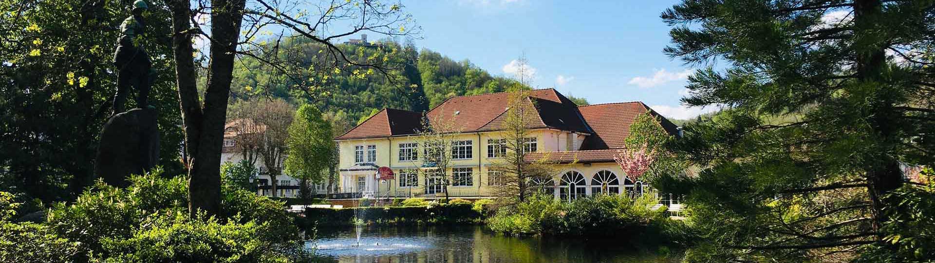Blick auf das Kurhaus im Sommer