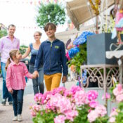 Familie beim Shoppen in Bad Lauterberg