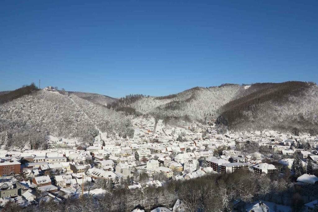 Blick auf Bad Lauterberg im Winter mit Schnee