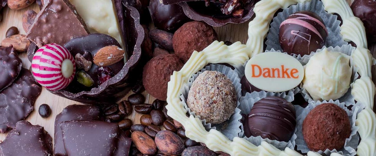 Das verführerische Pralinen- und Schokoladensortiment des Café Mangold ist aus eigener Herstellung.
